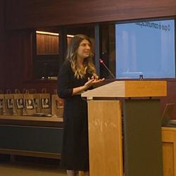 Prof.ª Tatiana Nunes